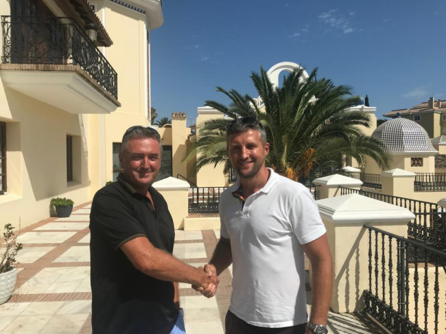 CARL FROCH MBE BUYS HIS LUXURY VILLA THROUGH NUEVA ANDALUCIA LIVING AND SAYS OUR SERVICE WAS UNBELIEVABLE.