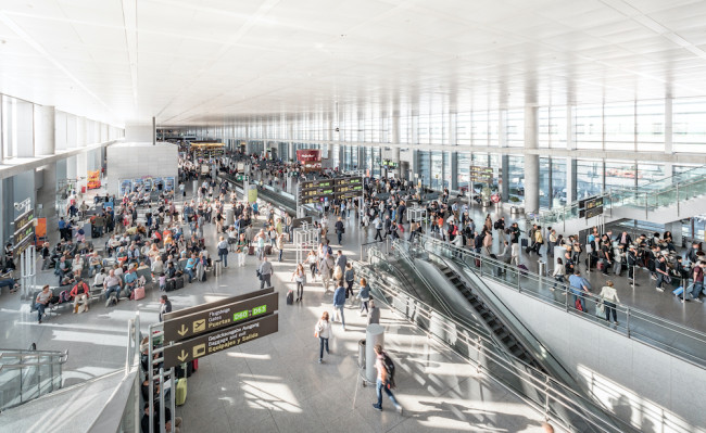Malaga Airport Soars to New Heights: Smashing Records and Setting Trends!