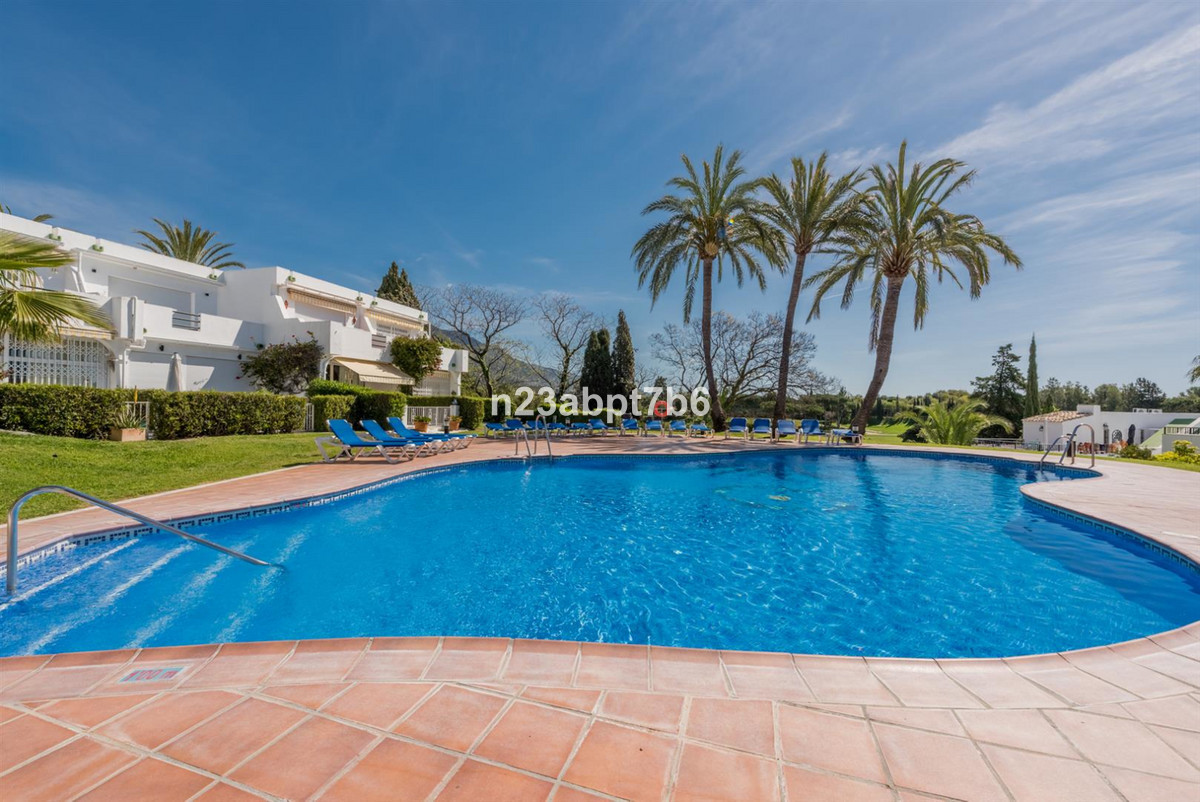 2 Bedroom Townhouse in Nueva Andalucía - Nueva Andalucia Living