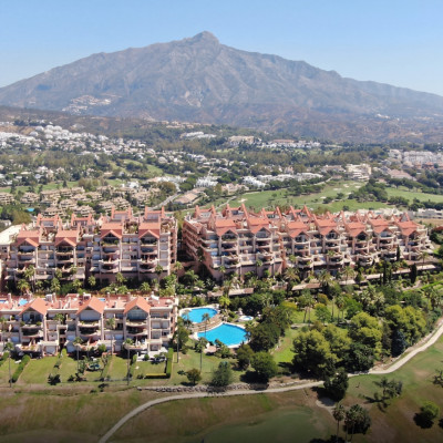 3 Bedroom Penthouse Duplex in Nueva Andalucía - Image 1