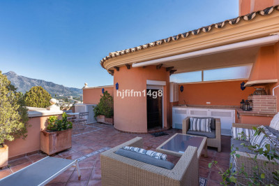3 Bedroom Penthouse in Nueva Andalucía - Image 1