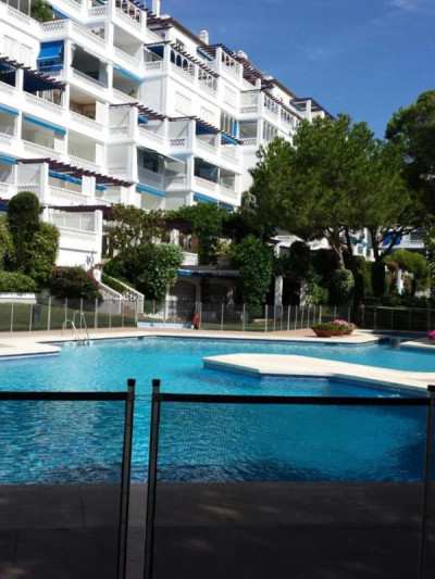 3 Bedroom Penthouse in Puerto Banús - Image 2