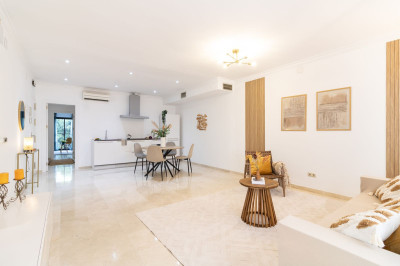 2 Bedroom Ground Floor Apartment in Puerto Banús - Image 2