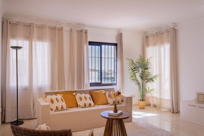 2 Bedroom Ground Floor Apartment in Puerto Banús - Image 4