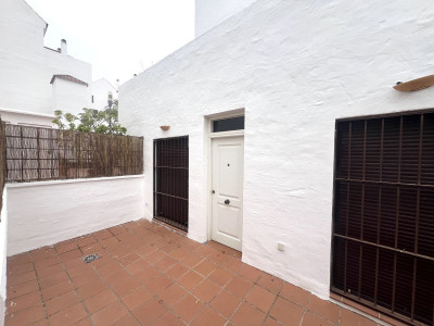 3 Bedroom Ground Floor Apartment in Nueva Andalucía - Image 2