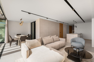 3 Bedroom Middle Floor Apartment in Nueva Andalucía - Image 5