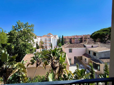 3 Bedroom Penthouse in Puerto Banús - Image 1