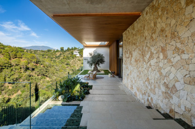 6 Bedroom Detached Villa in El Madroñal - Image 2