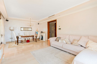 2 Bedroom Penthouse in Nueva Andalucía - Image 3