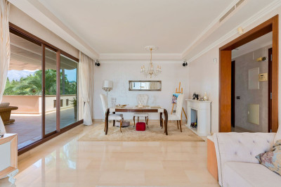 2 Bedroom Penthouse in Nueva Andalucía - Image 4