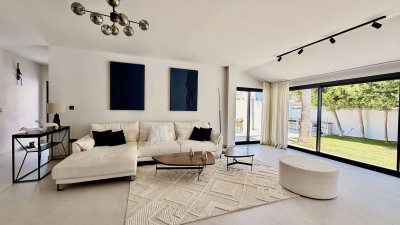5 Bedroom Detached Villa in Nueva Andalucía - Image 2