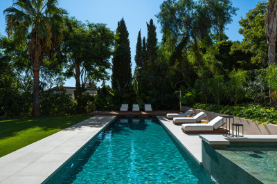 6 Bedroom Detached Villa in Nueva Andalucía - Image 3