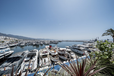 3 Bedroom Duplex in Puerto Banús - Image 2