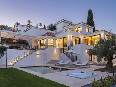 4 Bedroom Detached Villa in Nueva Andalucía - Image 2