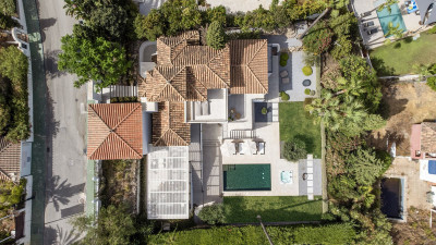 4 Bedroom Detached Villa in Nueva Andalucía - Image 3