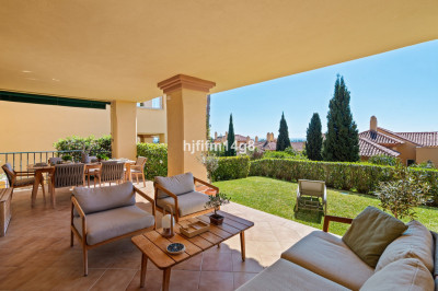 2 Bedroom Ground Floor Apartment in Nueva Andalucía - Image 1