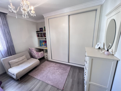 2 Bedroom Middle Floor Apartment in Puerto Banús - Image 4