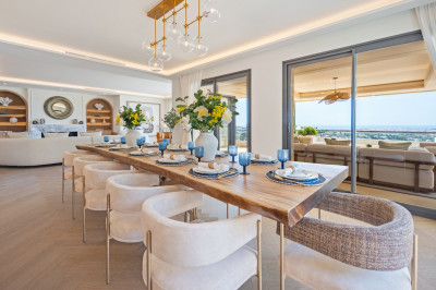 5 Bedroom Penthouse in Nueva Andalucía - Image 1