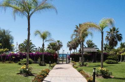 1 Bedroom Middle Floor Apartment in Puerto Banús - Image 1