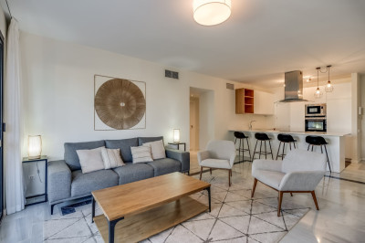 2 Bedroom Middle Floor Apartment in Puerto Banús - Image 4