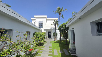5 Bedroom Detached Villa in Nueva Andalucía - Image 3