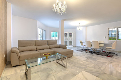 2 Bedroom Townhouse in Nueva Andalucía - Image 2