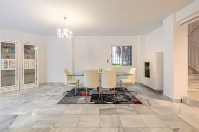 2 Bedroom Townhouse in Nueva Andalucía - Image 3