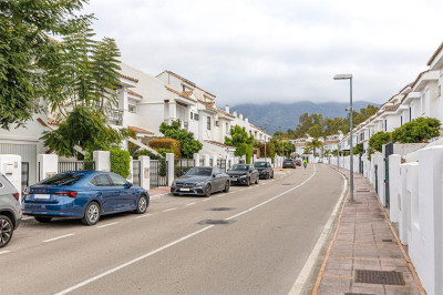2 Bedroom Townhouse in Nueva Andalucía - Image 4