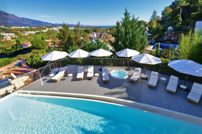 7 Bedroom Detached Villa in Nueva Andalucía - Image 5