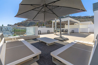 3 Bedroom Penthouse in La Quinta - Image 4