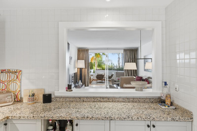 3 Bedroom Ground Floor Apartment in Nueva Andalucía - Image 1