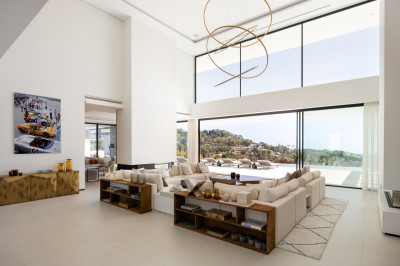 7 Bedroom Detached Villa in El Madroñal - Image 5