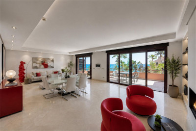 3 Bedroom Penthouse in Puerto Banús - Image 2