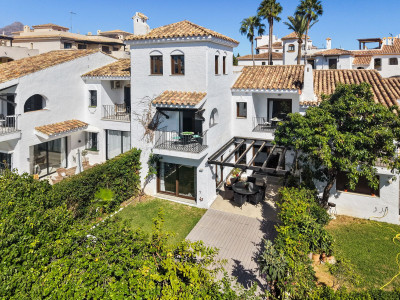 4 Bedroom Townhouse in Nueva Andalucía - Image 1