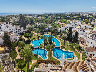 4 Bedroom Townhouse in Nueva Andalucía - Image 2