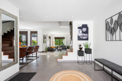 4 Bedroom Townhouse in Nueva Andalucía - Image 4