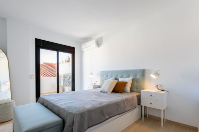 3 Bedroom Middle Floor Apartment in Nueva Andalucía - Image 5