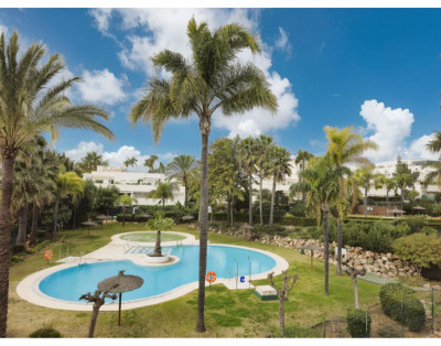 1 Bedroom Middle Floor Apartment in Nueva Andalucía - Image 4