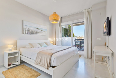2 Bedroom Middle Floor Apartment in Nueva Andalucía - Image 5