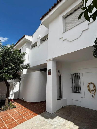 3 Bedroom Townhouse in Nueva Andalucía - Image 3