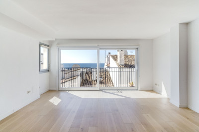 2 Bedroom Middle Floor Apartment in Puerto Banús - Image 2
