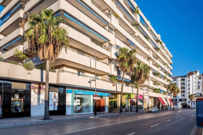 2 Bedroom Middle Floor Apartment in Puerto Banús - Image 2