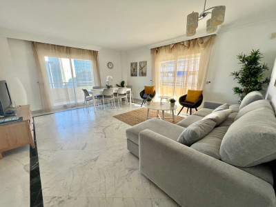 2 Bedroom Middle Floor Apartment in Puerto Banús - Image 3
