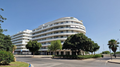 3 Bedroom Middle Floor Apartment in Nueva Andalucía - Image 2