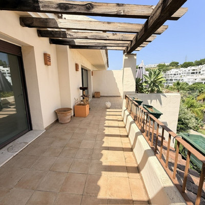 3 Bedroom Penthouse in La Quinta - Image 3