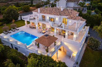 5 Bedroom Detached Villa in Nueva Andalucía - Image 4