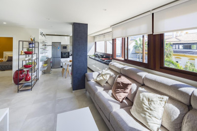2 Bedroom Middle Floor Apartment in Nueva Andalucía - Image 2