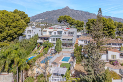 5 Bedroom Semi-Detached House in Nueva Andalucía