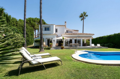5 Bedroom Detached Villa in Nueva Andalucía - Image 4