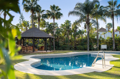 2 Bedroom Ground Floor Apartment in Puerto Banús - Image 1